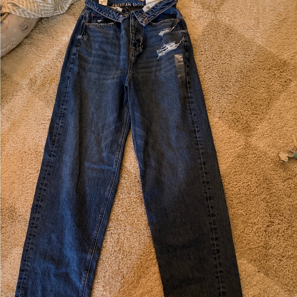 American Eagle Outfitters Women's Distressed Dark Blue Straight Leg Jeans